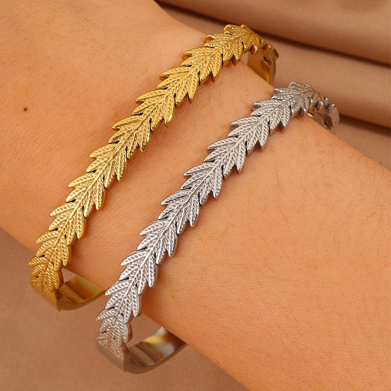 Titanium steel non-fading European and American high-end open women's oil-pressed olive leaf stainless steel