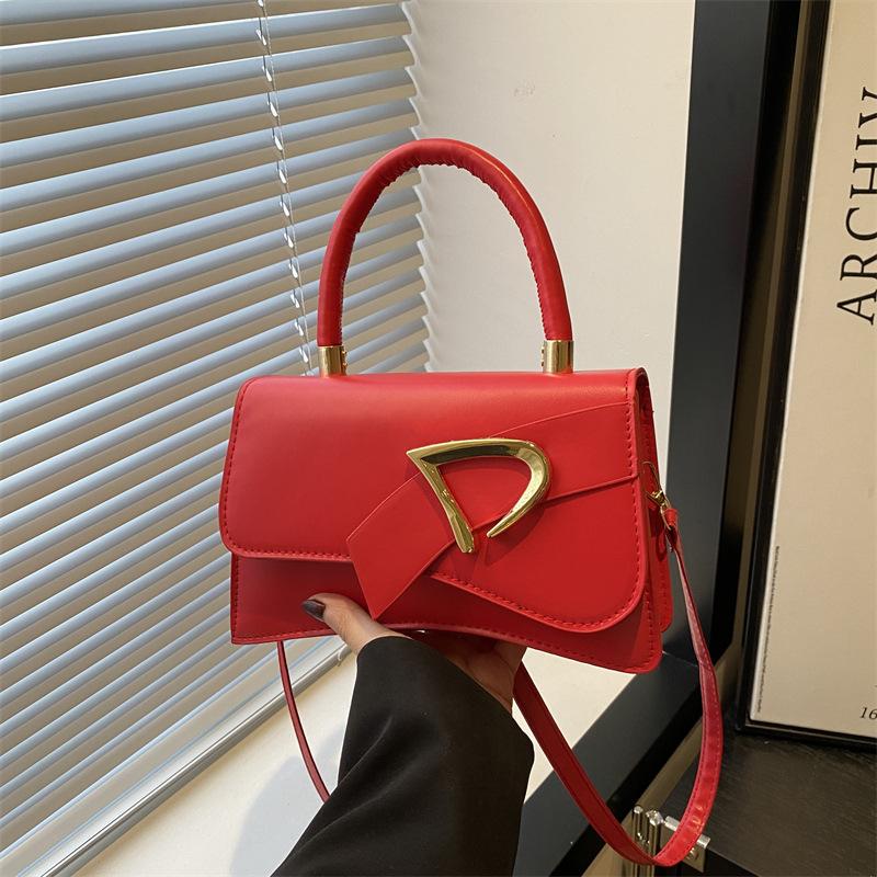 

2025 new trendy fashion trend niche design women s bag fashion versatile shoulder messenger bag high-end small square bag