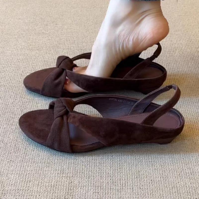 

Модные французские туфли на низком каблуке, универсальные туфли-кинк, женские 2025, новый нишевый дизайн, с открытым носком, с круглым носком, римские туфли 40