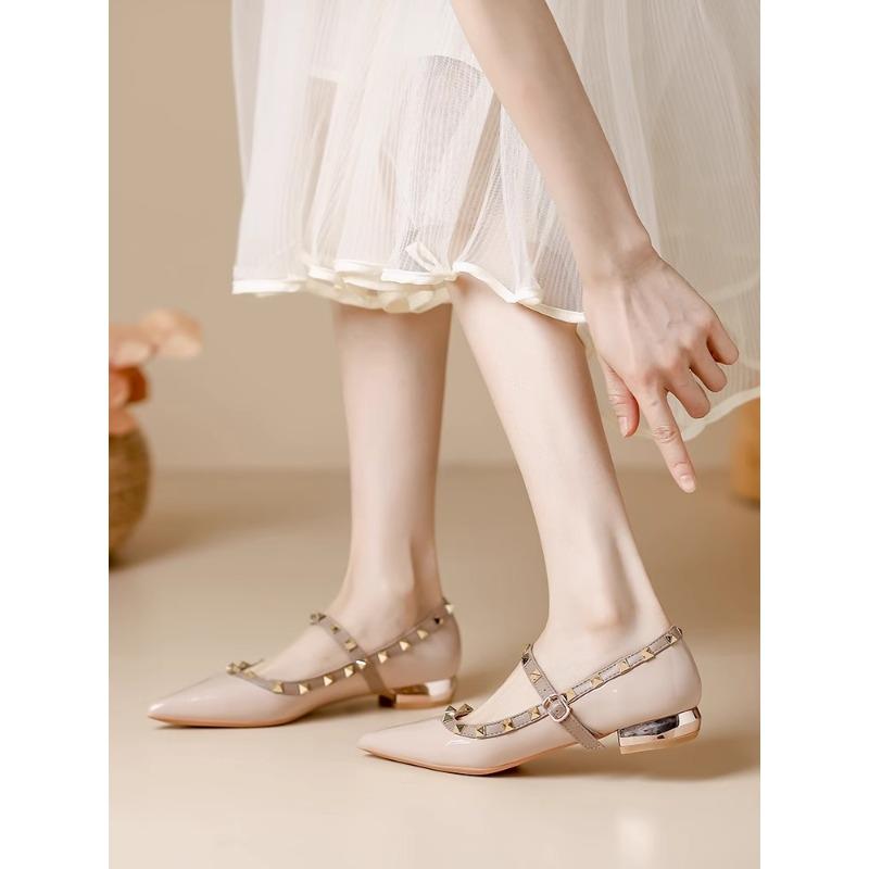 New Female Cheap Plus Size Gold Rivets Adult Matte Shiny Summer Beach Shoes Women's On Flats White Black Red Patchwork