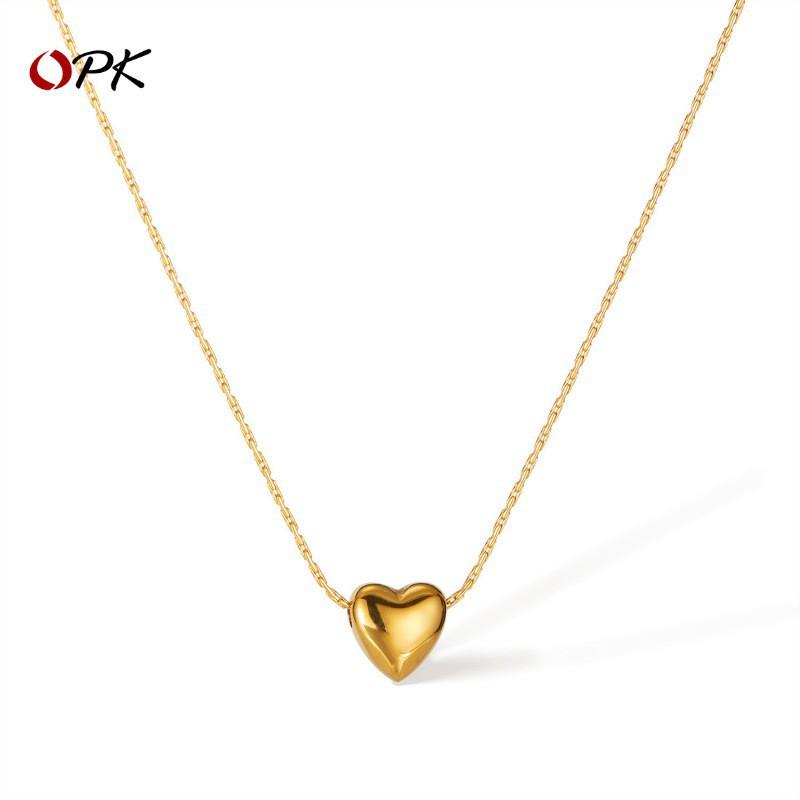 Fashion Temperament Commuting Style Necklace Made Of Stainless Steel Niche Simple Versatile Plated With Gold Heart Collarbone Chain
