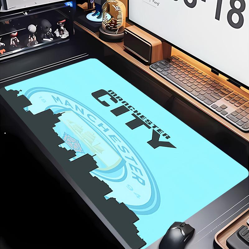 Manchester City Fußballclub Thema Premium Rutschfestes Mauspadd mit Genähten Kanten, Strapazierfähiges Gummi-Material, für Schreibtisch & Gaming Tolle Geschenke