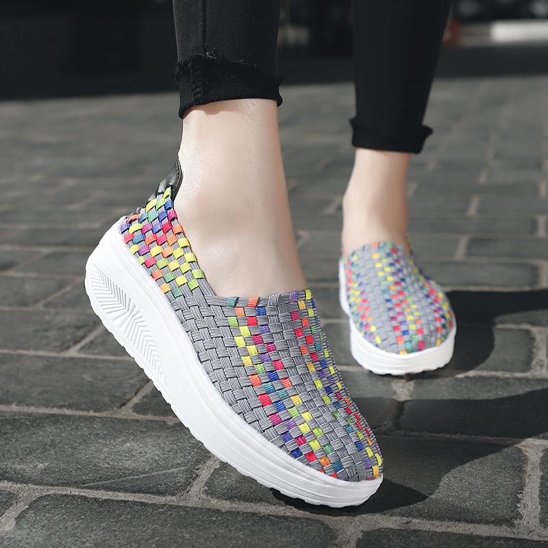 Sommerhöhe zunehmende Zopf-Strand-faule Schuhe Frauen-beiläufige Webart-weiche Beleg-auf Plattform-Loafer mit dicker Sohle