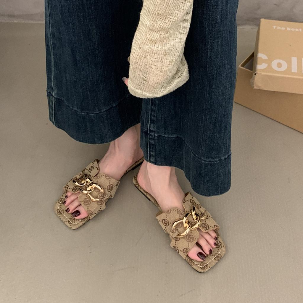 2025 foreign trade large size flat-bottomed slippers women's light fashion chain square head one-character casual outer wear sandals