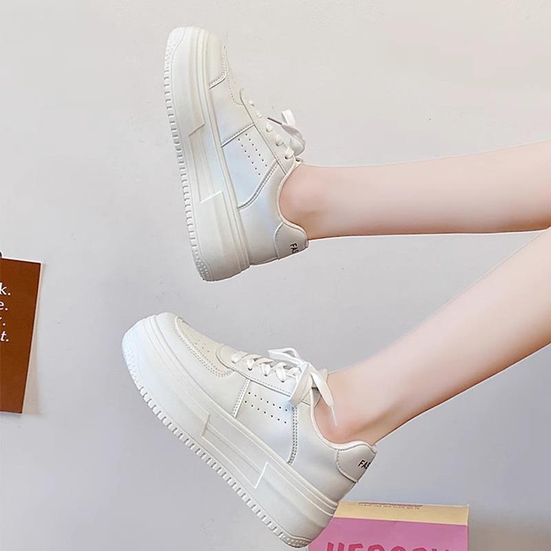 2025 New Popular Thick-soled White Shoes Women's Spring and Summer Hong Kong Style Increases Versatile Casual Sports Shoes Niche Board Shoes