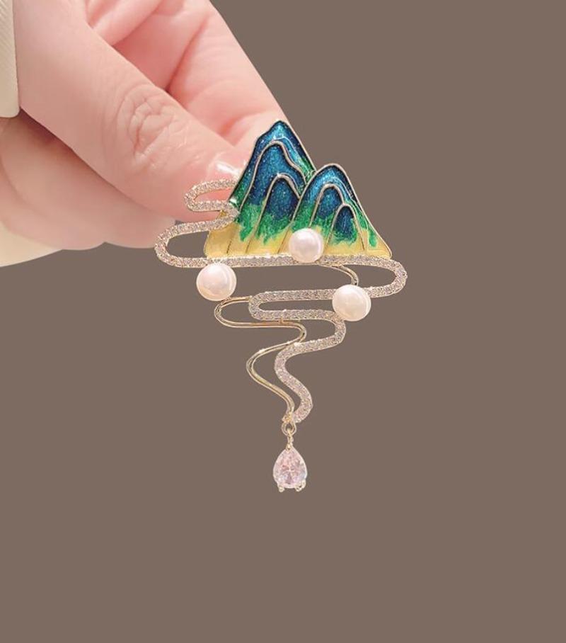 Vintage Chinese Style Round Landscape Painting Brooch for Women Mountain Shaped Tassel Rhinestone Lapel Pins Clothes Accessories