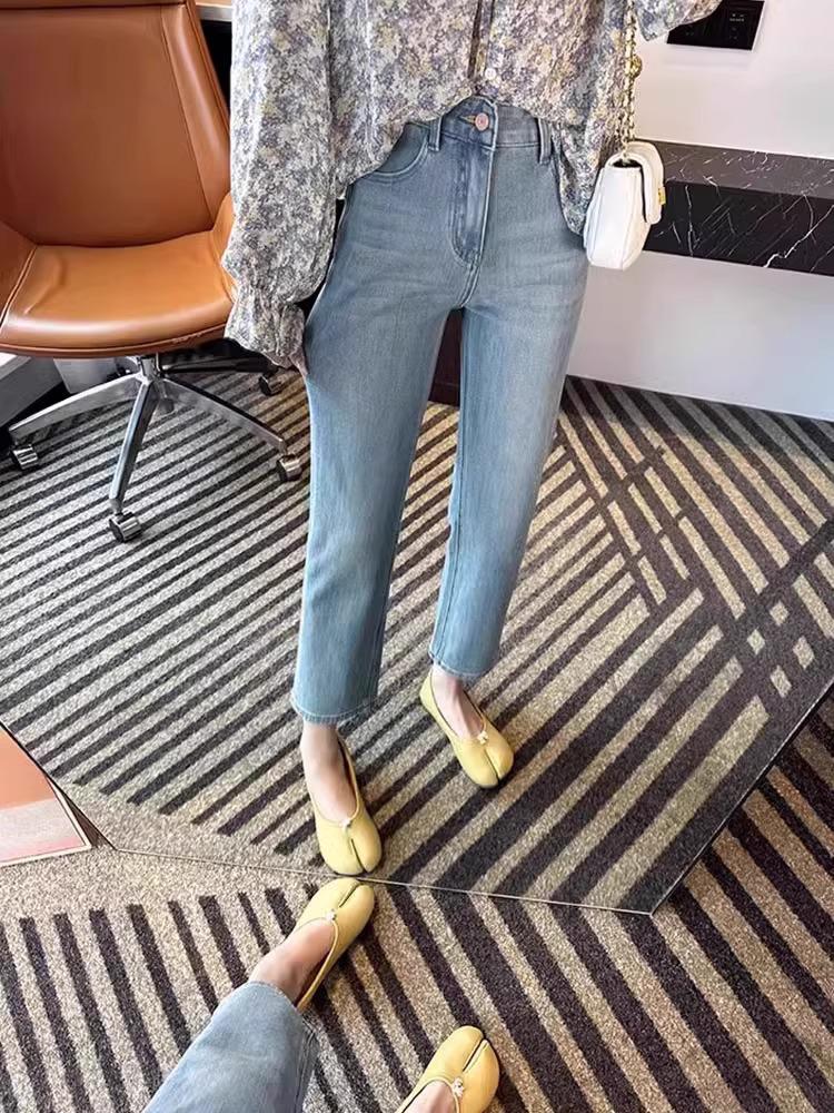 Women's Slimming High-Waist Petite Straight-Leg Jeans for Pear-Shaped Figures - Summer Stretch, Plus Size, Nine-Point Length.