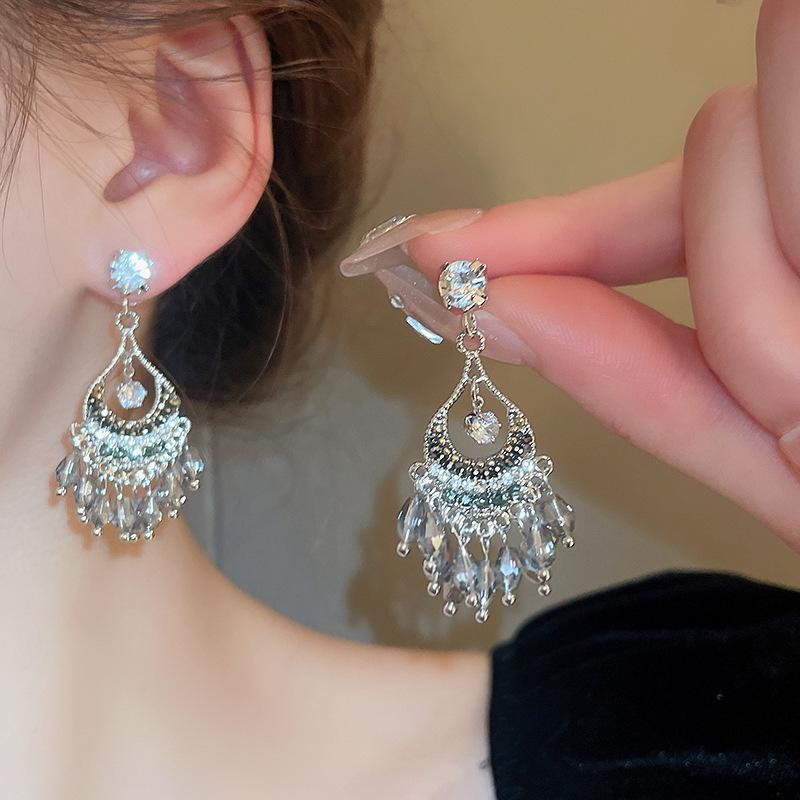 Ethnic Geometric Water Drop Tassel Earrings: Retro Design with Niche Temperament and High-Class Feel in National Style