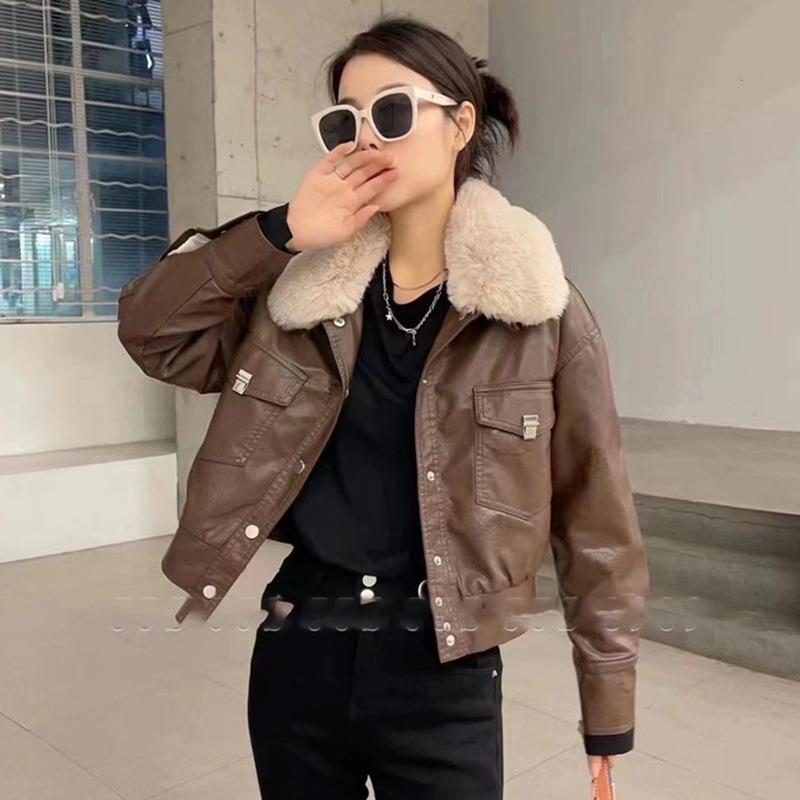 

Плюс бархатное утолщенное хлопковое пальто из искусственной кожи для женщин, зимняя новая модель, маленькая короткая куртка из тисненой кожи, маленькая куртка с хлопковой подкладкой M