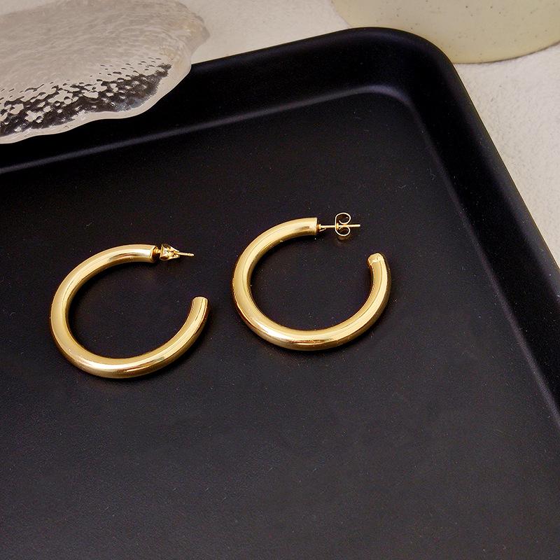 Cercei groși rotunzi în formă de C placați cu aur de 18K pentru femei