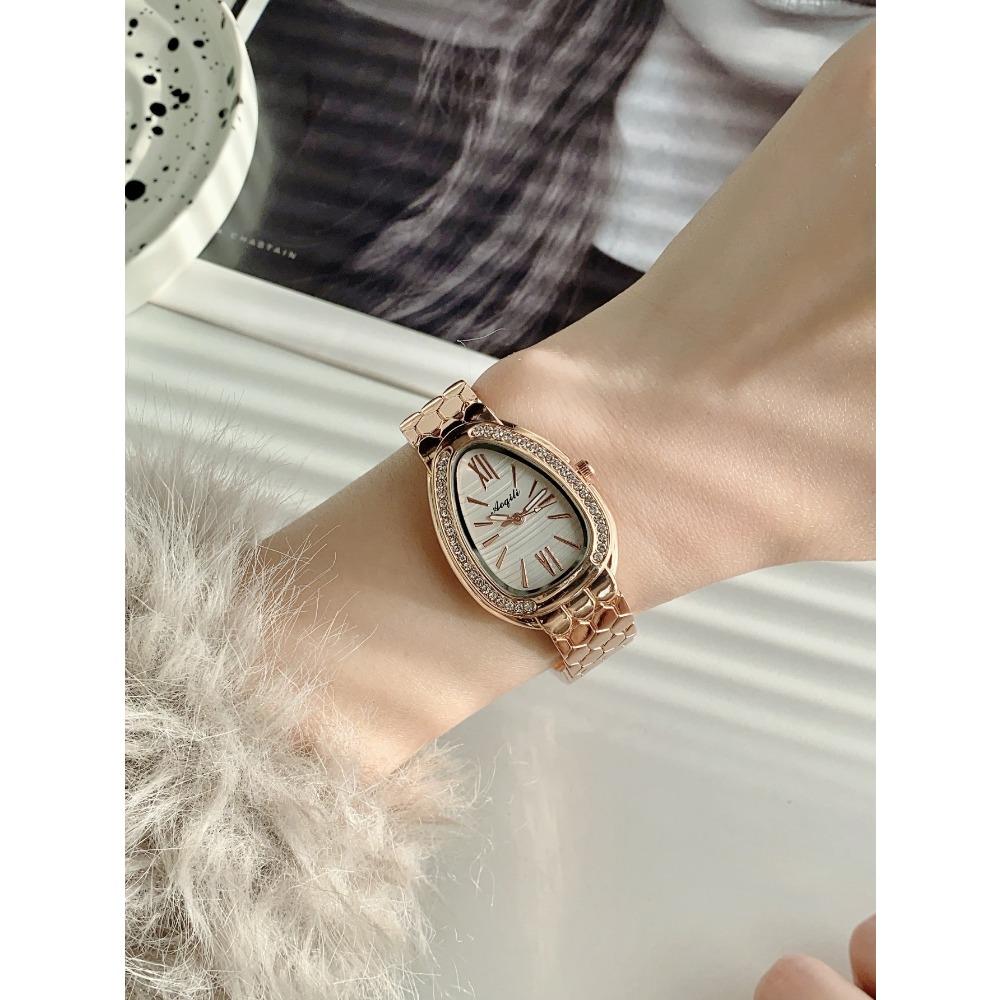 

Средневековые позолоченные часы с головой змеи, женские часы со стальным браслетом, нишевый дизайн, передовой стиль