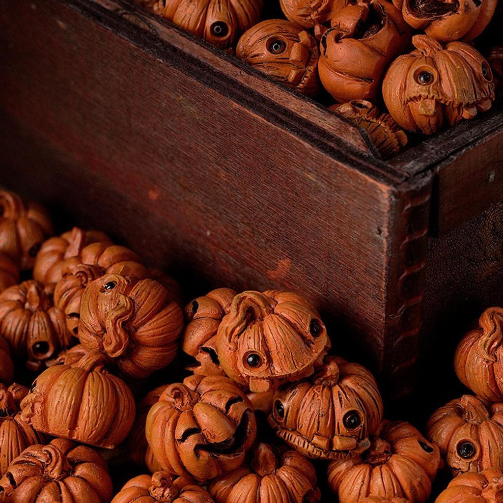 Decorative Pumpkins 16 Pieces Resin Halloween Figurines Halloween Miniature Sculpture For Living Room Bookshelf Car
