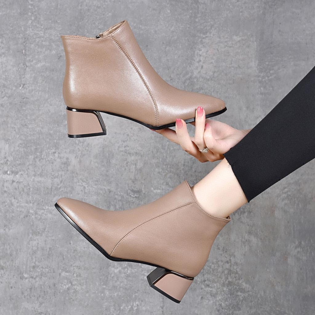 Leather Boots Women's Autumn and Winter Ankle Boots Pointed Head Thick Heel Temperament Short Boots Simple Cowhide Medium Heel Women's Fashion Boots