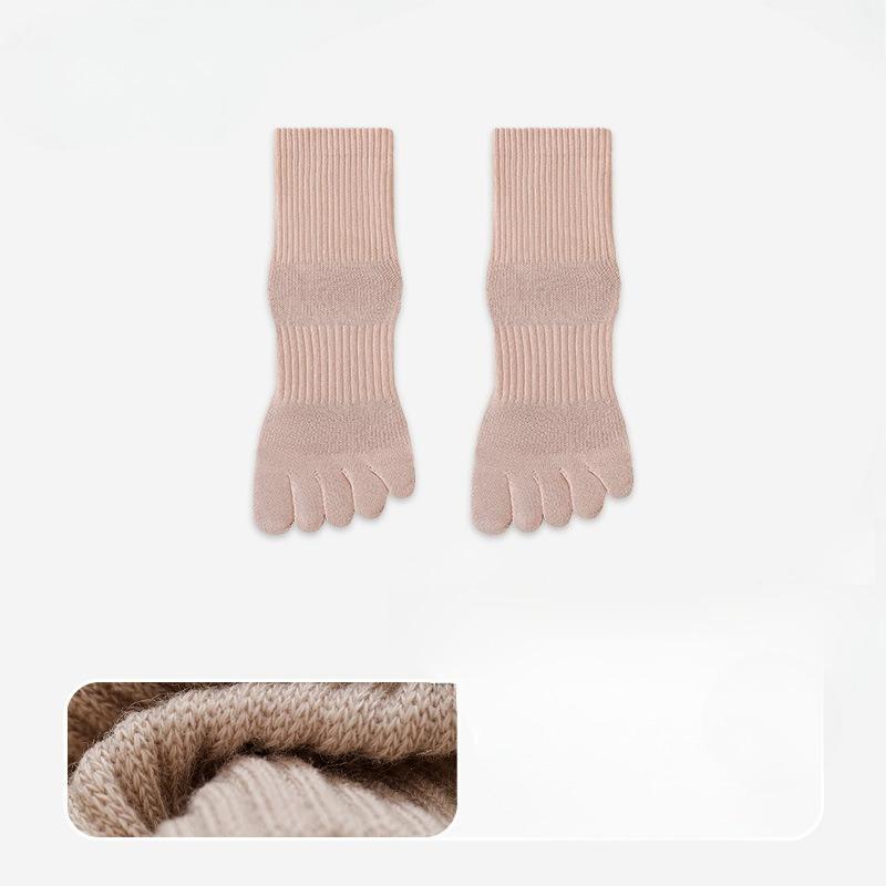 

Female Autumn and Winter Leisure Bacteriostatic Deodorizing Feet Boneless in The Tube Five Finger Socks 1 pair світло-рожевий колір