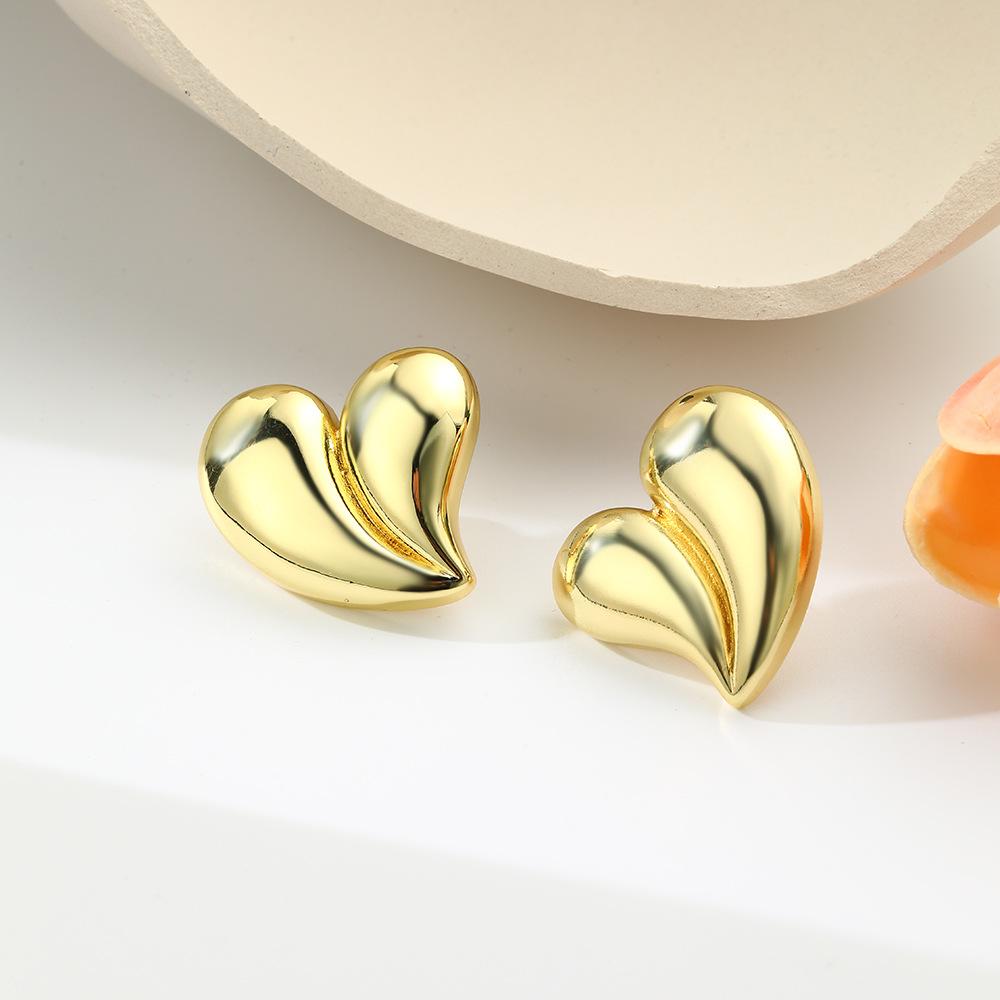 Exaggerated Personality, Fashionable Copper Plated Golden Face, Peach Heart Earrings, Women's Accessories, Asymmetrical Heart-shaped Earrings