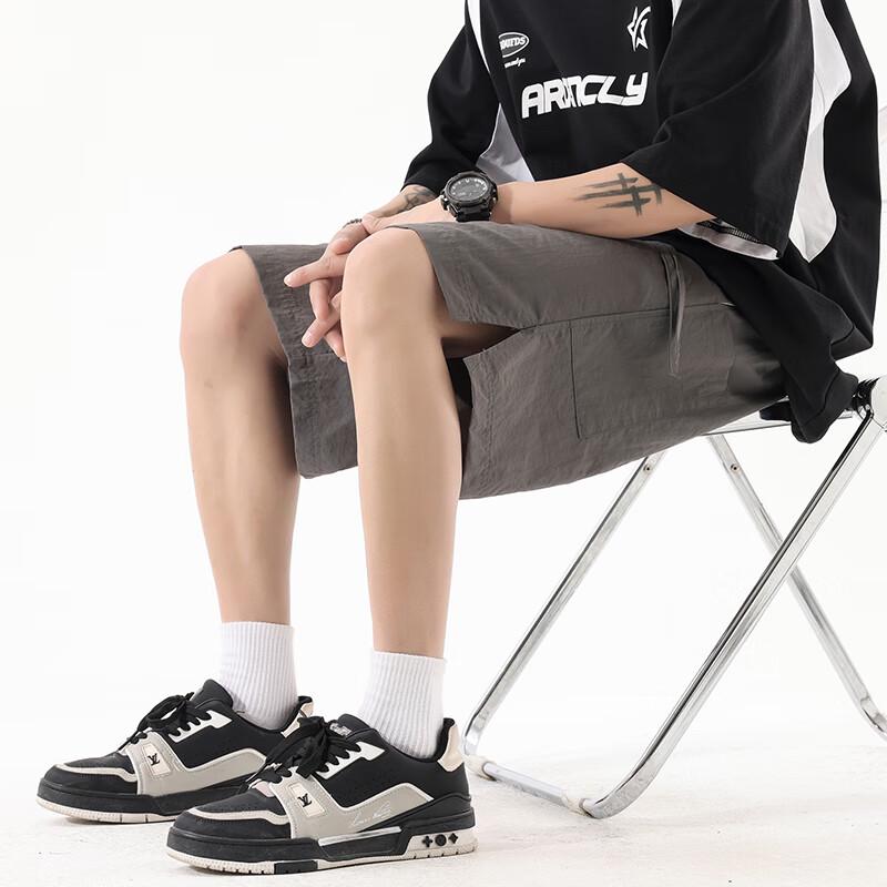 Men's Drawstring Elastic Waist Straight Leg Casual Shorts