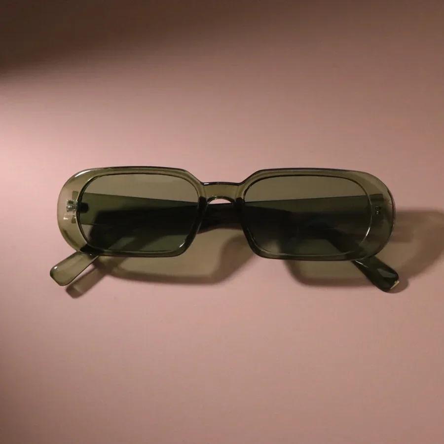 Oval Retro Sunglasses Women Men Designer Fashion Personality Vintage Sun Glasses Female Male Punk Mirror Travel