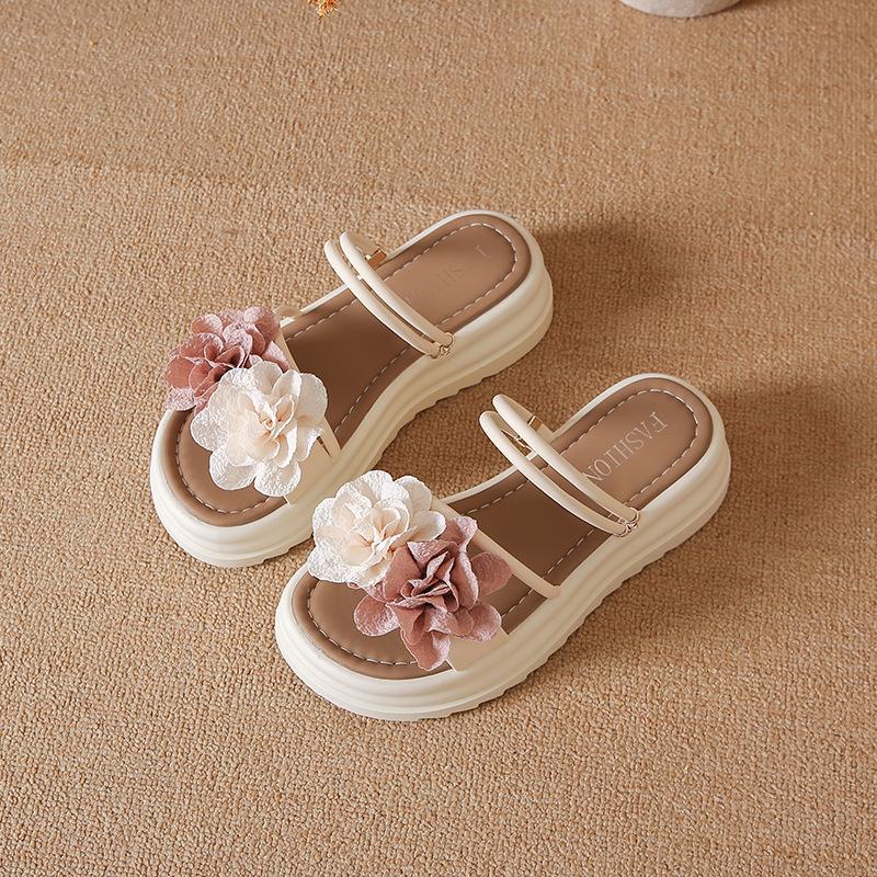 

In the summer of 22, the new round head solid color large size European and American style flower one-word thick-bottomed cool slippers 35 бежевый