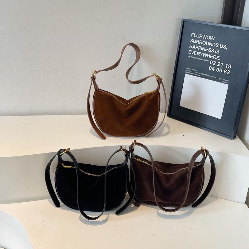 2025 Fashionable Women's Large Capacity Textured Crossbody Dumpling Bag