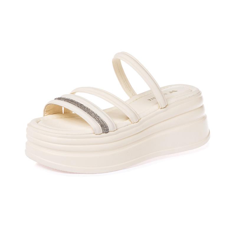 Platform slippers women's 2025 new summer wear high-end fashion versatile muffin one-word sandals heightening sandals