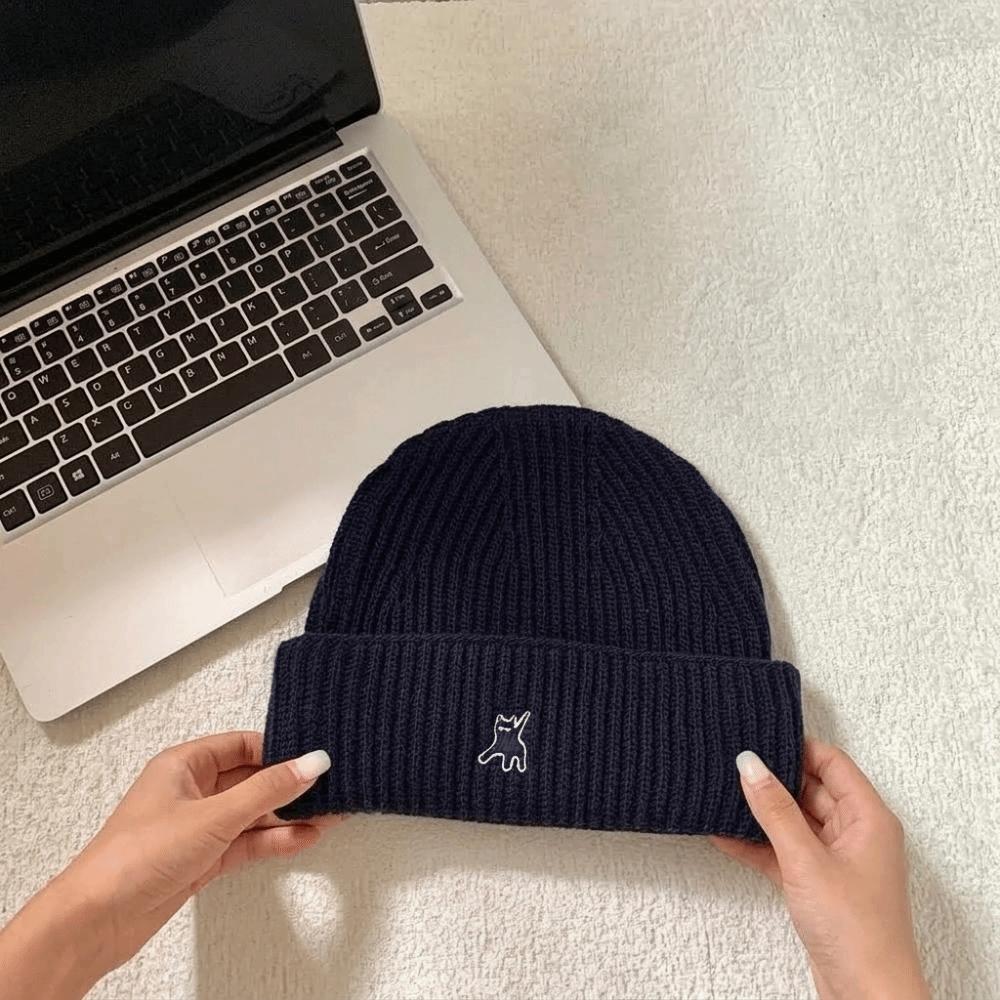 Polyester Knitted Beanie Hat Warm Lining Winter Ear Protection Hat Cat Embroidery Beanie  For Women