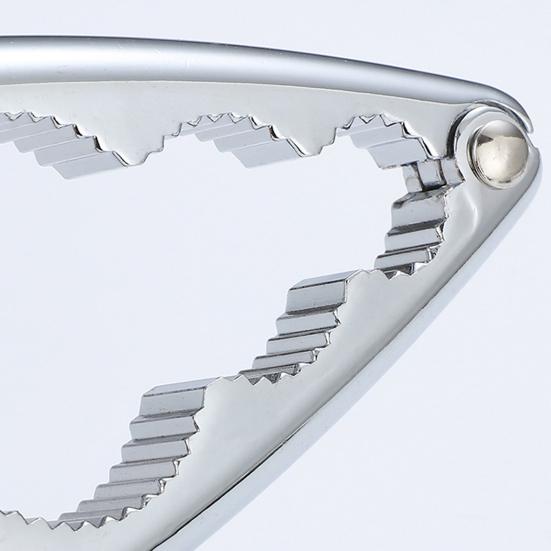 Nøtteknekker Knekker uanstrengt nøtter Ergonomisk håndtak Rustsikkert Gear Clip Spenne Anti-skli rustfritt stål Valnøtt Cracker Tool