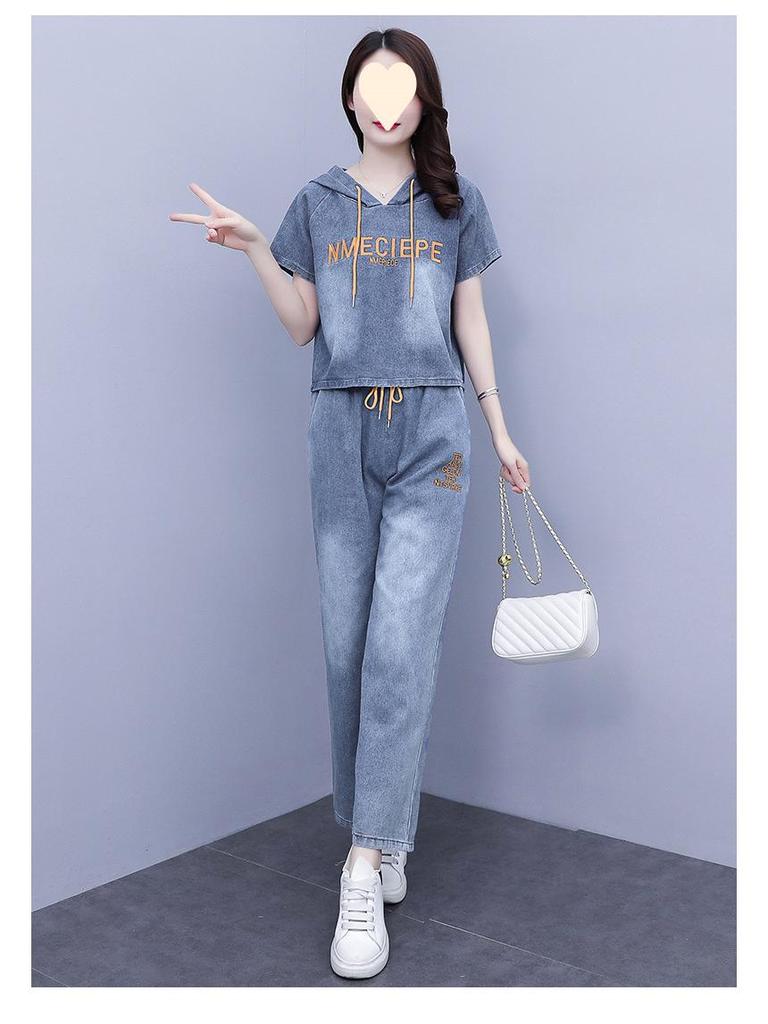 Plus Size Korean Style Denim Wide-Leg Two-Piece Set: Casual and Slimming with Embroidered Details