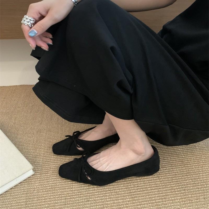 Französische duftende flache Sohle quadratischer Kopf rote Schleife Einzelne Schuhe Damenschuhe 25 neuer Frühling vielseitig sanfte Pendlerschuhe