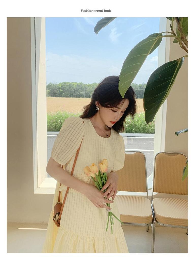 Sommarstil Rynkad Puffärmad Tyllkjol med Midjesmalnande Design
