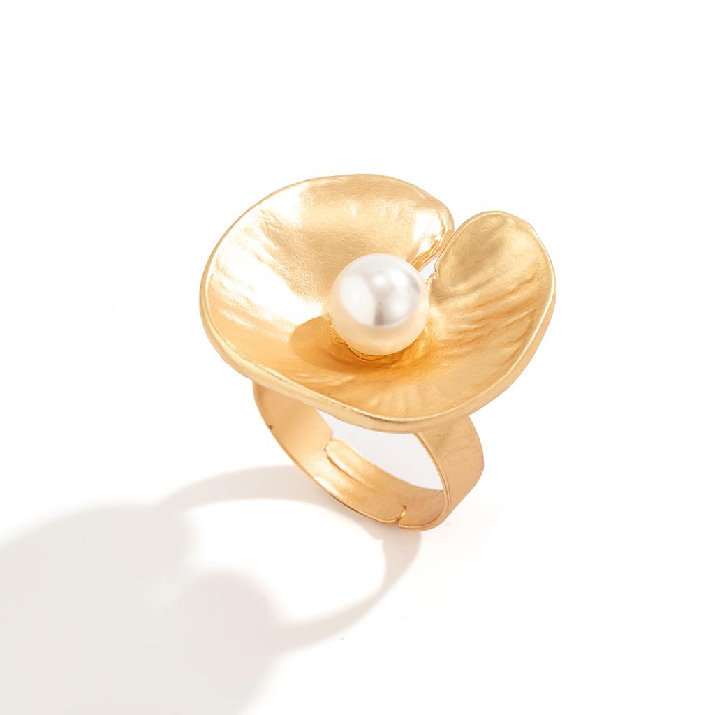 Exaggerated French Disc Pleated Metal Ring, Simple Irregular Niche Flower Ring