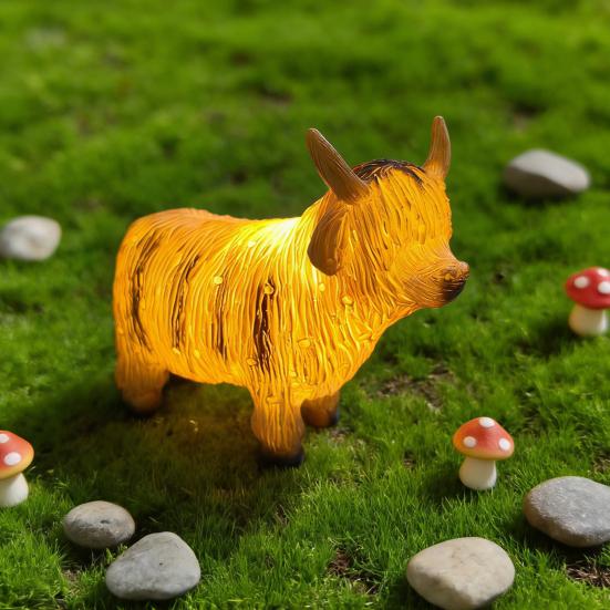 Yousheng Lighted Highland Cow Statue Resin Animal Sculpture with LED Lights Rustic Light-up Highland Cow Figurine for Farmhouse Porch Garden Lawn