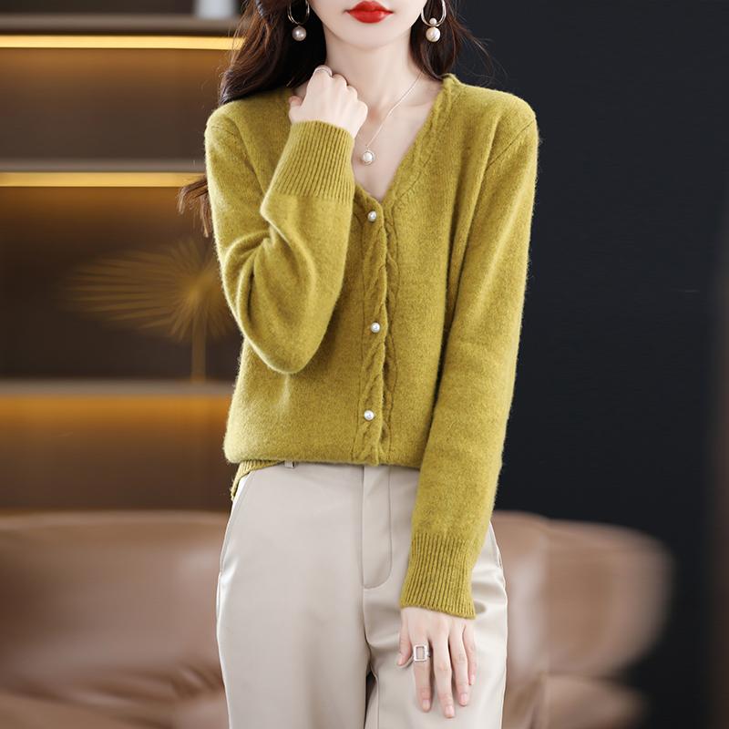 Dámský kašmírový kardigan Qinghe kašmír 30% kašmír 70% vlna podzimní a zimní kašmírový zahuštěný kardigan měkký a hřejivý