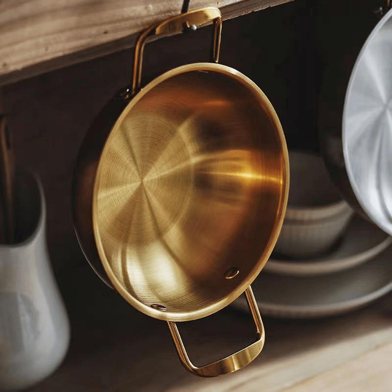 Verdickte 0,8 mm Edelstahl Meeresfrüchte- & Hot Pot Pfanne Goldene flache flache Doppelgriff-Bratpfanne Langlebige Mehrzweck-Kochplatte