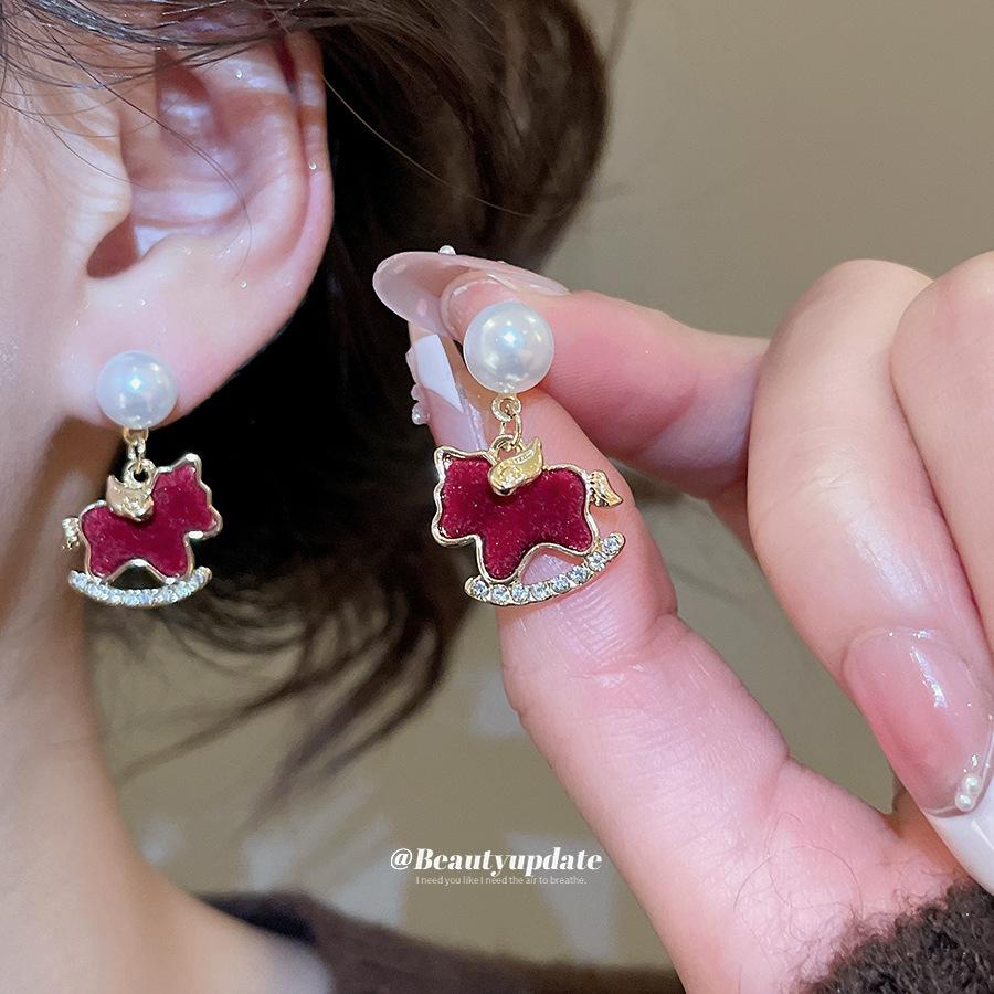 Diamond-set flocked pony pearl stud earrings retro temperament natal year earrings earrings