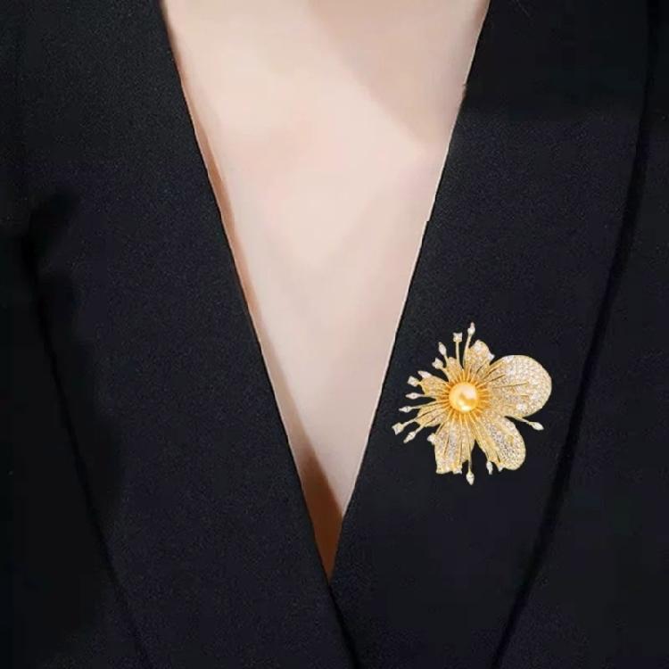 Sparkling Floral Design Brooch Combining Pearls And Rhinestones Elegant Wardrobe Enhancer Artificial Pearls Brooch