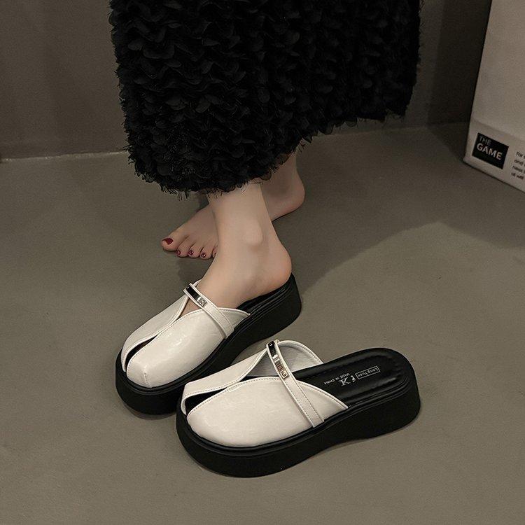 Thick Soled Casual Women's Spring 2026 New Fashionable Lazy Slippers