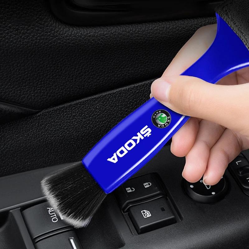 Car Interior Cleaning Soft Brush Tool Dust Remover Emblem For Skoda Fabia Superb Yeti Octavia Kodiaq Mk3 A4 A6 Auto Accessories ZJ9