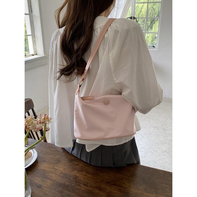 Spring lightweight waterproof nylon Oxford cloth dumplings one shoulder underarm small bag women