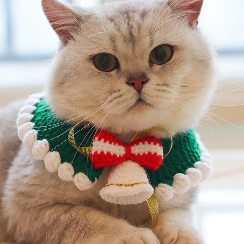 Festive Santa Claus Wool Knitted Pet Collar with Bells and Reindeer Scarf for Cats and Dogs