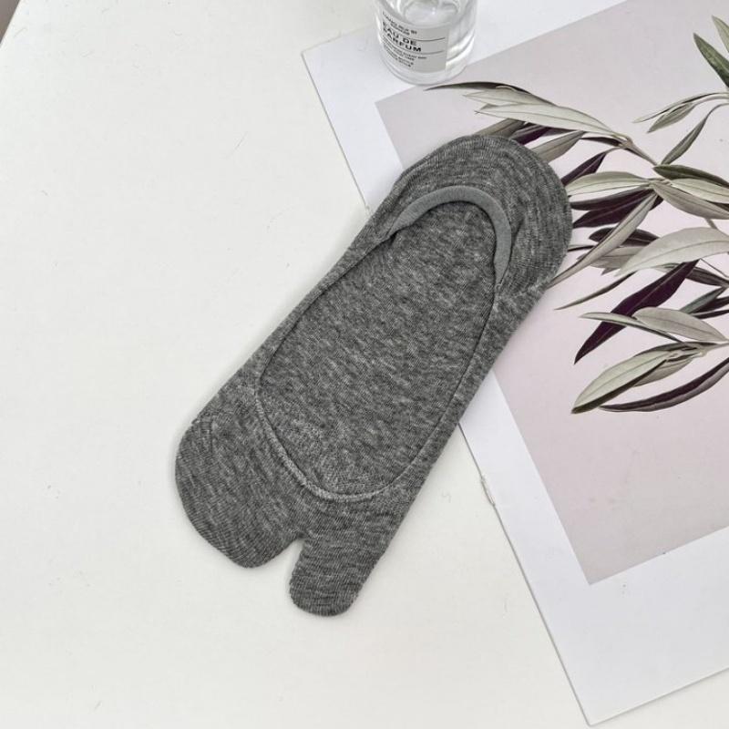 1 Pair Short Split Toe Tabi Socks Summer Thin Cotton Two Toe Socks Women Non-Slip Boat Socks Soft Breathable Invisible Hosiery