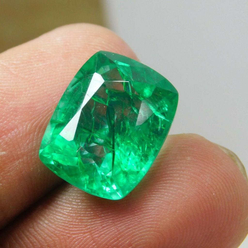 Esmeralda COLOMBIANA Natural Corte Almofada 8,25 Ct CERTIFICADA Gema Solta Verde. 1MQ-E10..