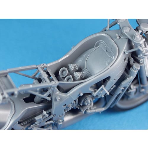 Hasegawa 1/12 Scale Scott Racing Team Honda NSR250RW 2009 WGP250 Champion Plastic Model Kit, BK1