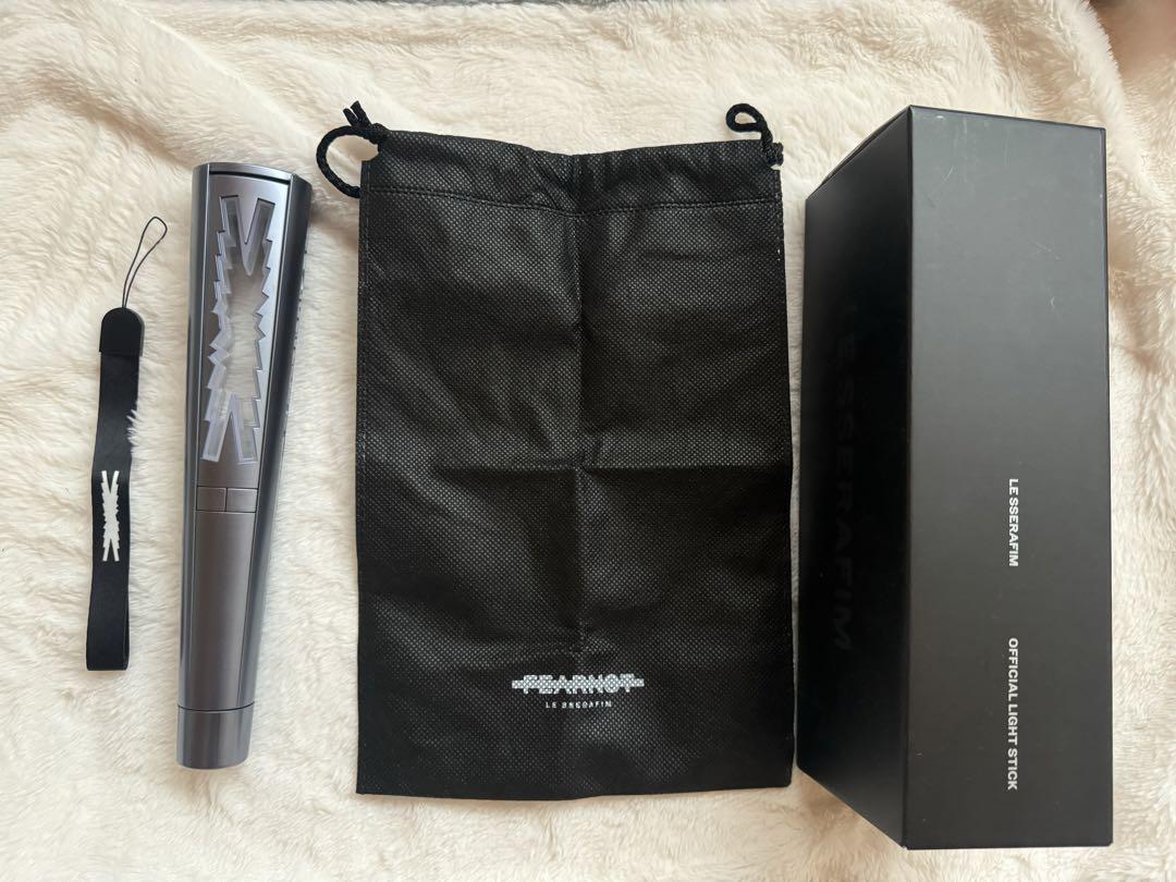 

[USED] LE SSERAFIM Penlight & 2024SS Fan Mia Pugle Bonus