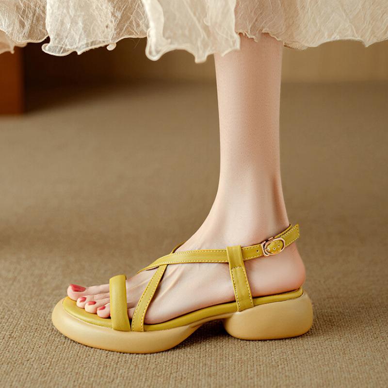 

New student platform sandals sweet college fashion women s sandals rubber soft sole buckle round head Roman sandals 39 жёлтый