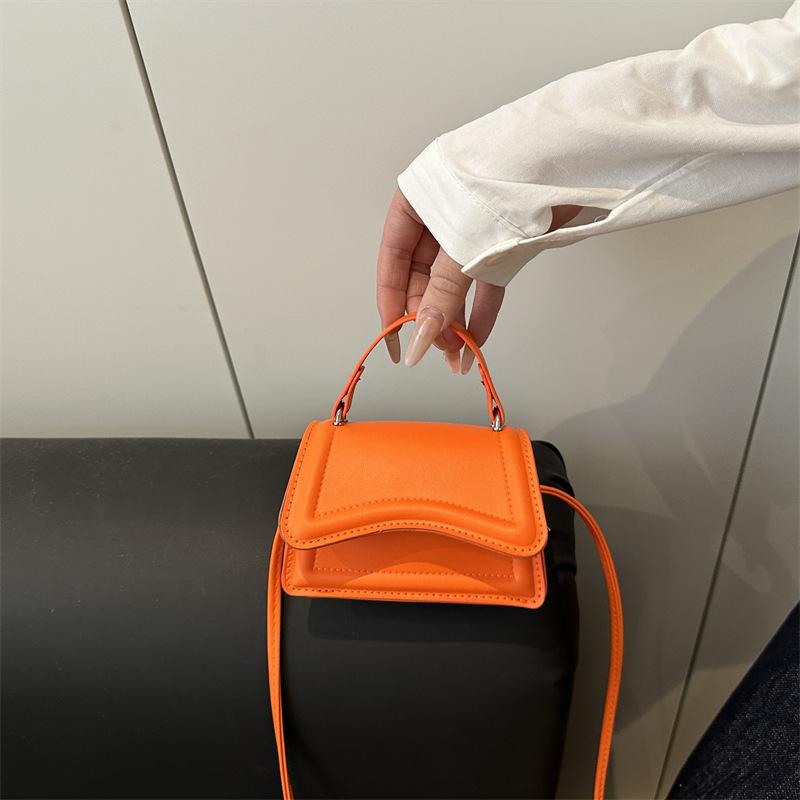 Niche design bag women's 2025 new trendy retro handbag fashion women's bag shoulder messenger bag