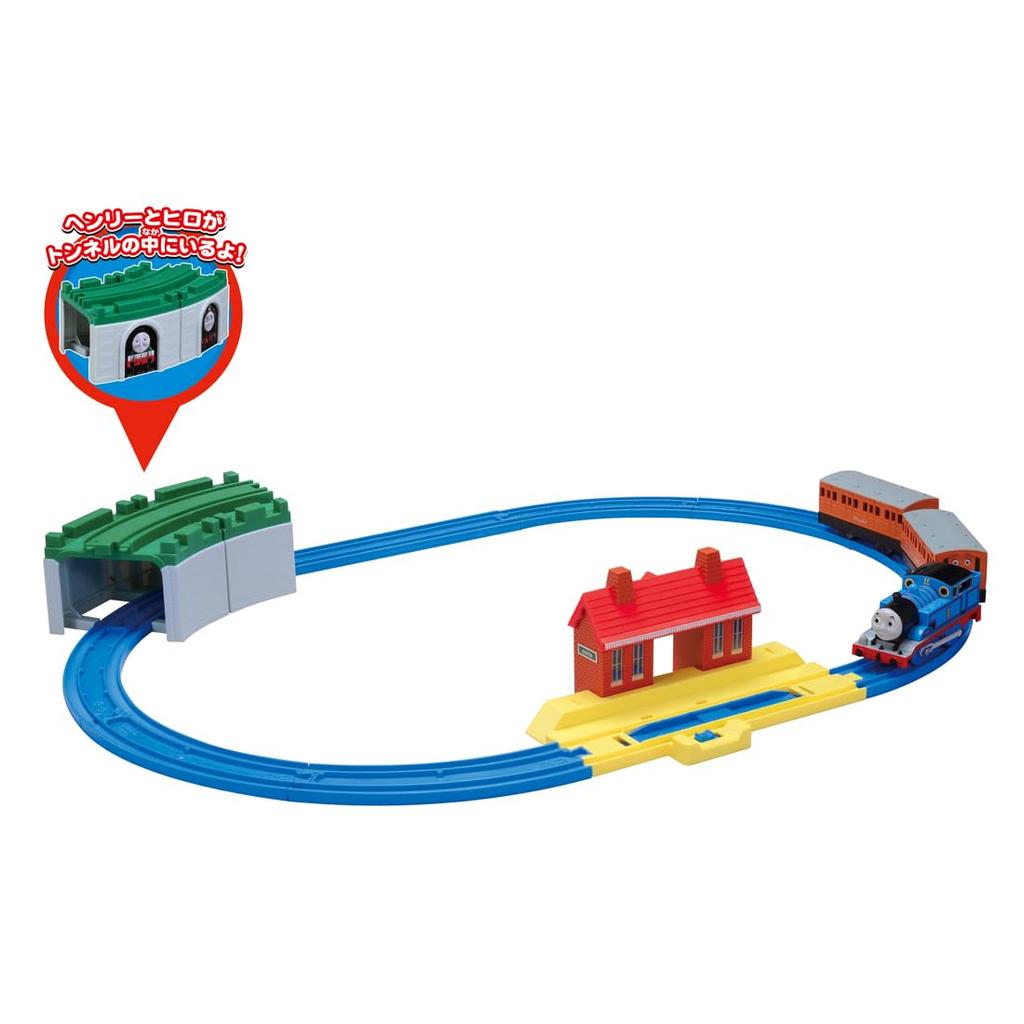 Takara Tomy "Plarail Thomas the Tank Engine Basic Set" Train Toy for Ages 3 and Up, Meets Toy Safety Standards and ST Mark Certified