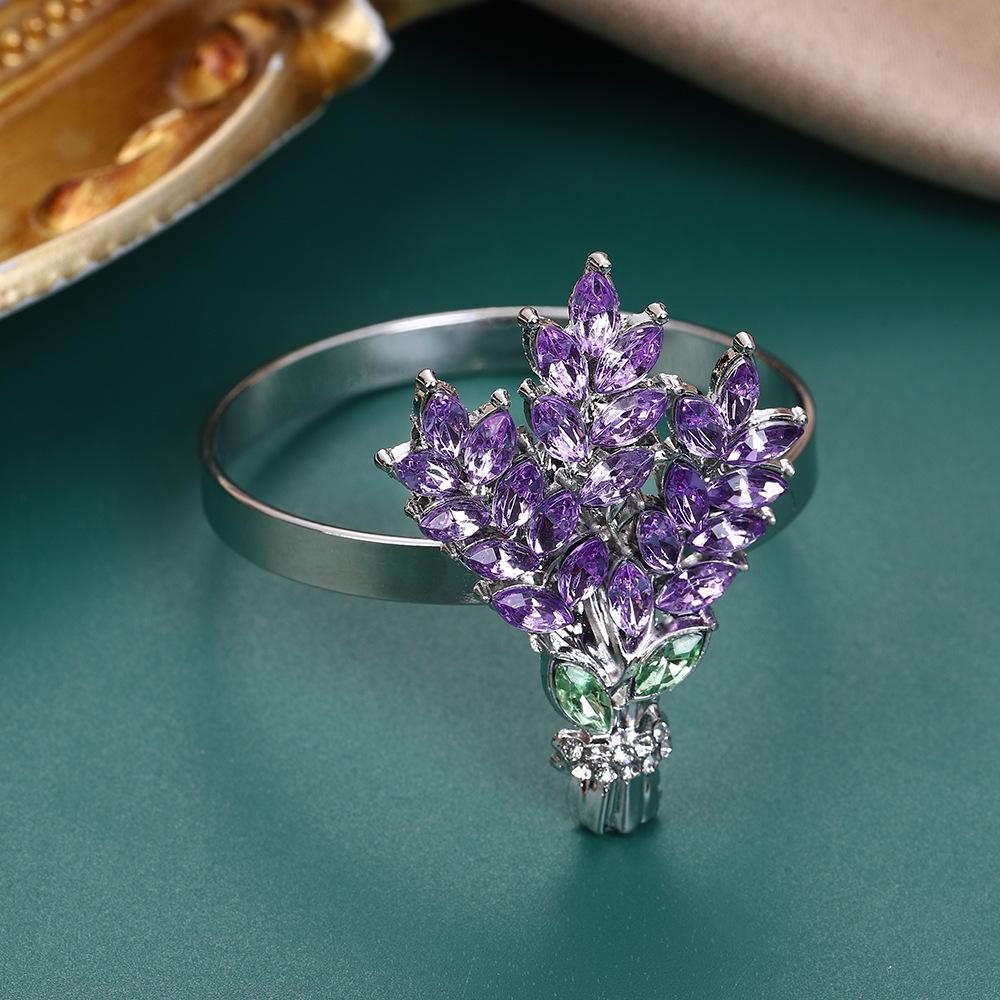 

Elegant Lavender Table Decorations Exquisite Garland Napkin Rings Napkin Holders for Wedding Hotel Party Home Dining Table Decor