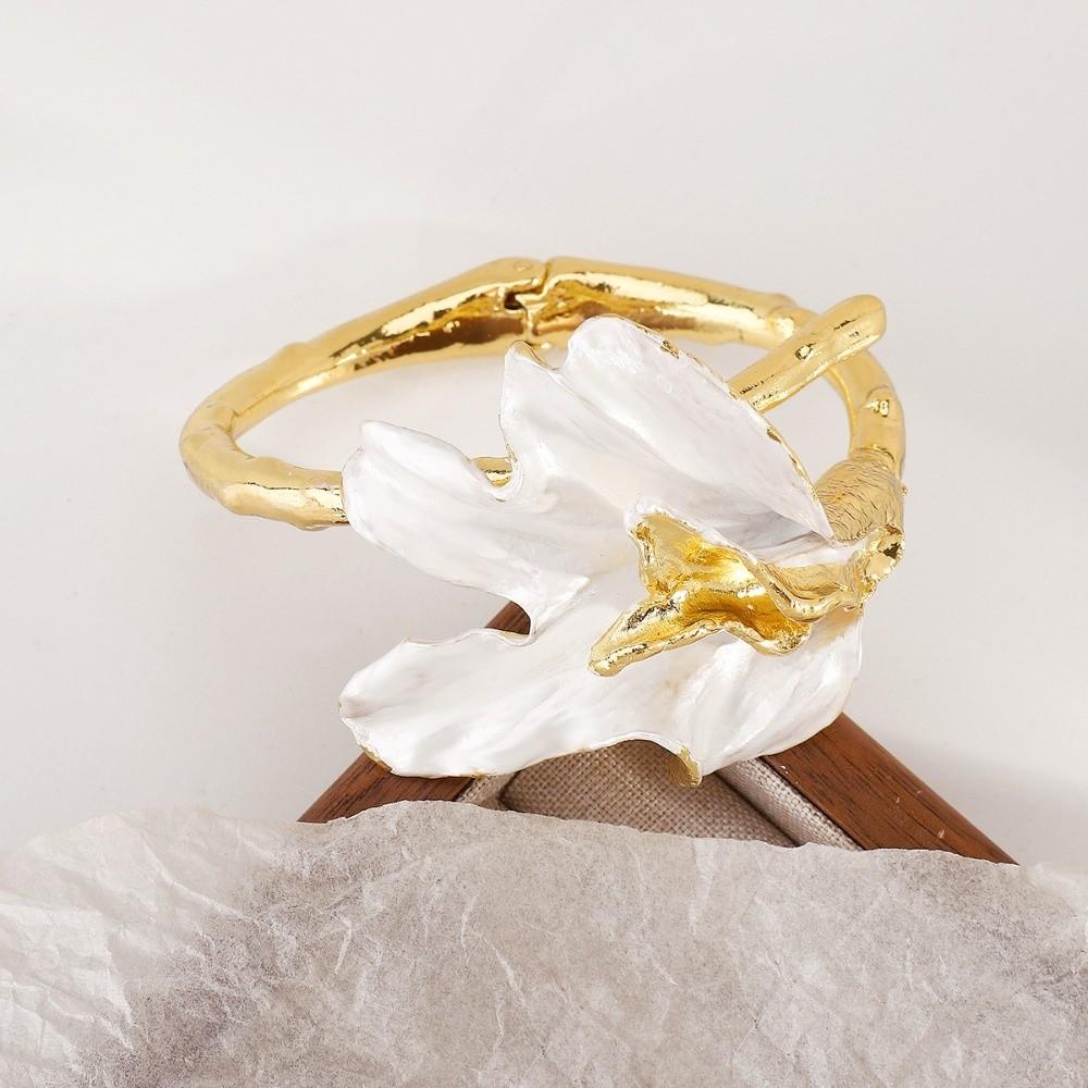 Bohemian Iris Flower Armband Leaf Arm Bangle Personalized 3D Flower Metal Bracelet Girls