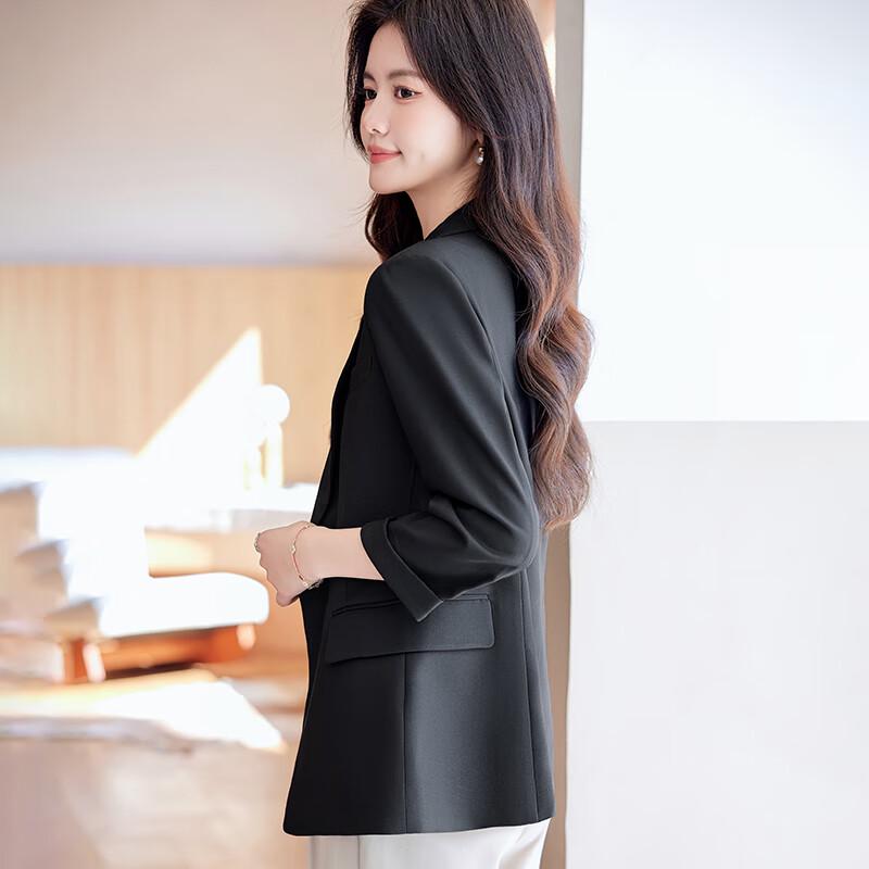 Damska cienka marynarka garniturowa z rękawem 3/4