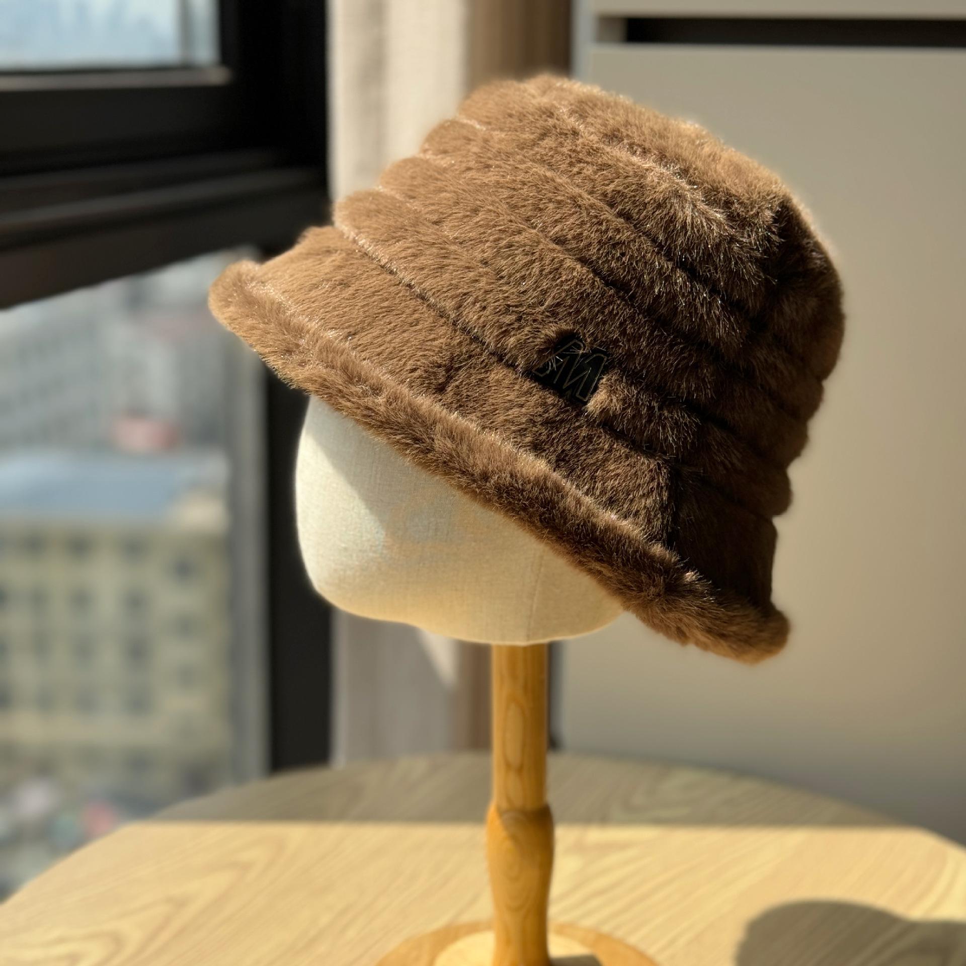 

Плюшевая защита ушей Теплая осенне-зимняя Большой обхват головы Маленькое лицо Зимостойкая и холодостойкая шапка-балаклава для женщин Adjustable